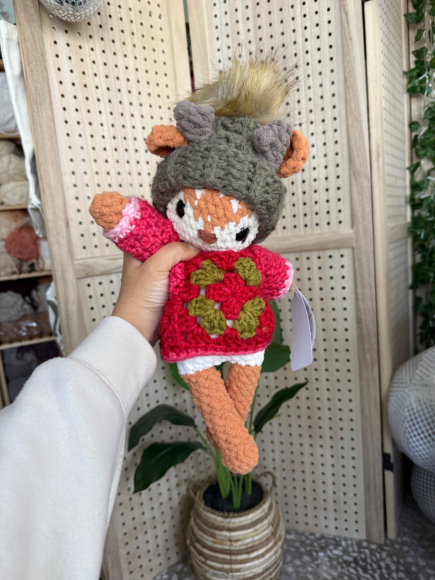 Dolly Pine the Fawn w/ hat + sweater