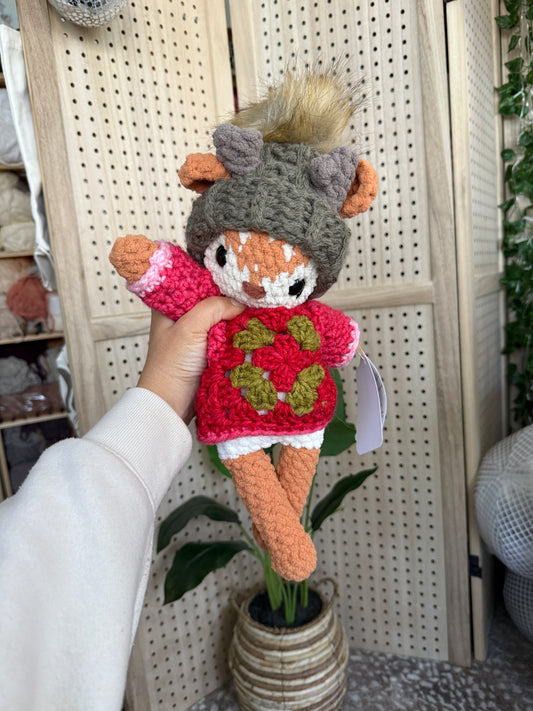 Dolly Pine the Fawn w/ hat + sweater